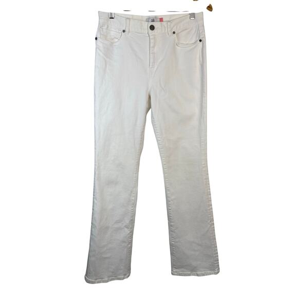 CAbi Style 6285R Women's Size 6 White Fifth Avenue Kick Flare Jeans - Picture 1 of 7